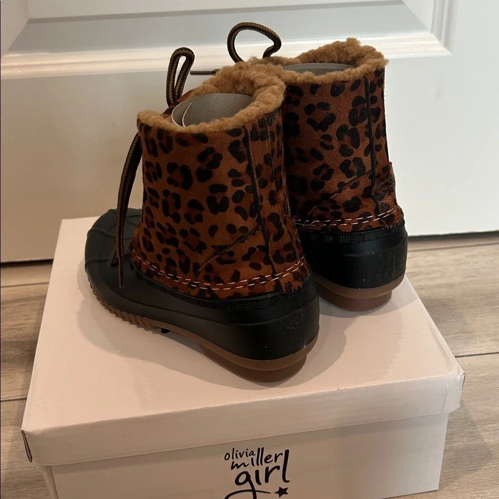 Olivia Miller Girl! Girls leopard print snow rain faux fur lined boots size 13